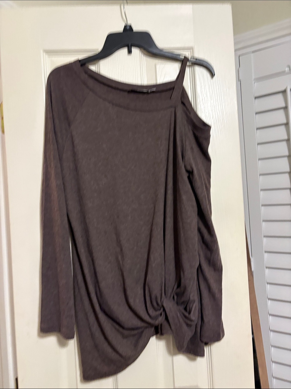 Asymmetric One-Shoulder Brown Long-Sleeve Knot Top